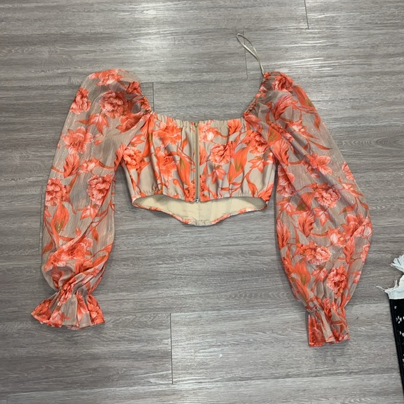 a peach corset crop top with puffy sleeves - Picture 4 of 4